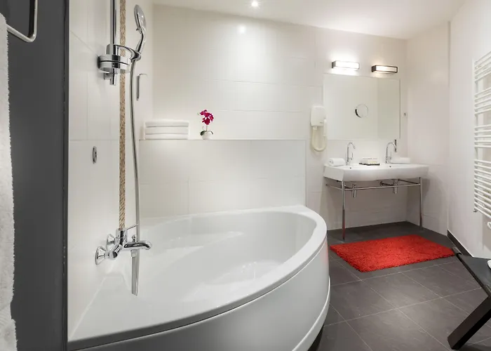 Ambre Hotel 3*